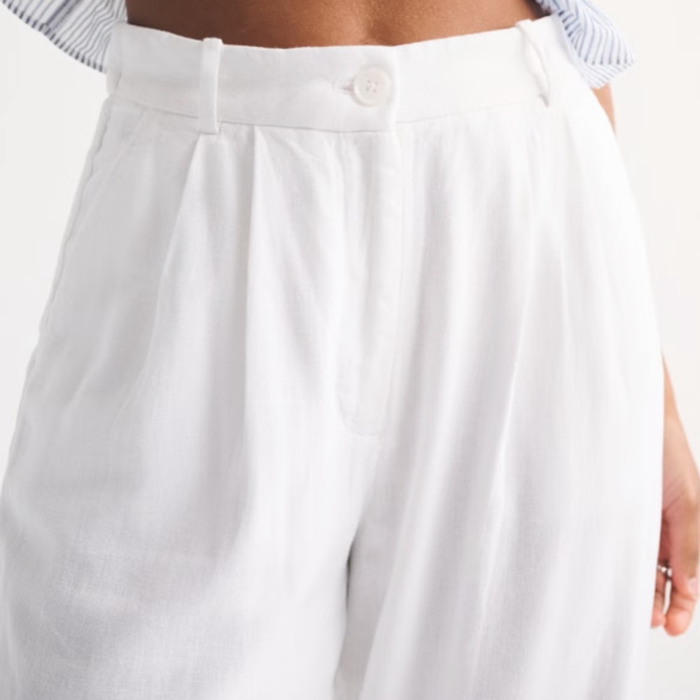 Abercrombie Wide Leg Dress Pant - 00S
White/Cream - Picture 5 of 10